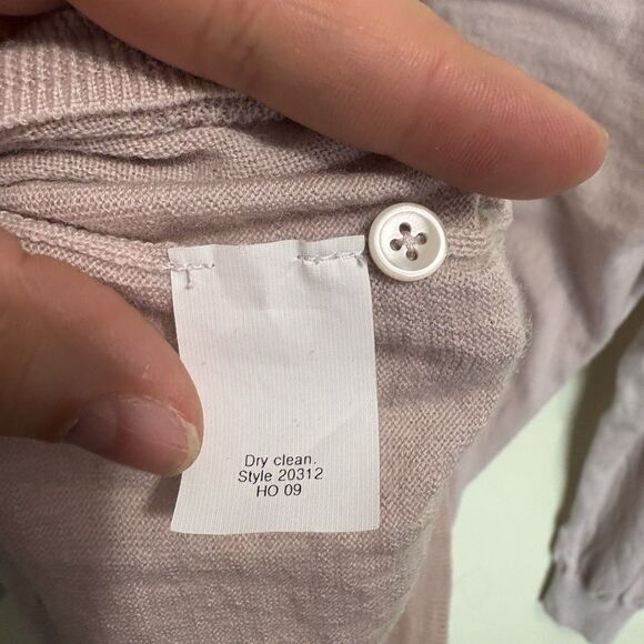 J. Crew Women’s Merino Wool Henley Sweater Delicate Feminine Pink Lilac Medium - Picture 8 of 8